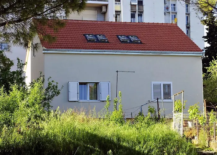 Apartament Garden *
