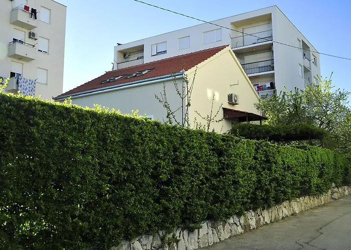 Garden Split